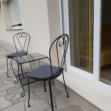 Sol, Izola, San Simon Izola